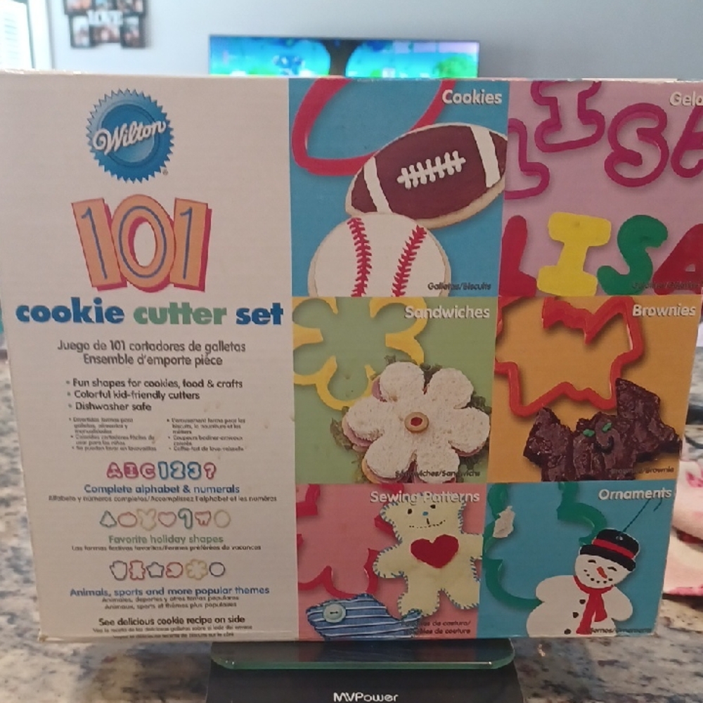 Wilton 101-Piece Cookie Cutter Set - Red, Blue, Yellow